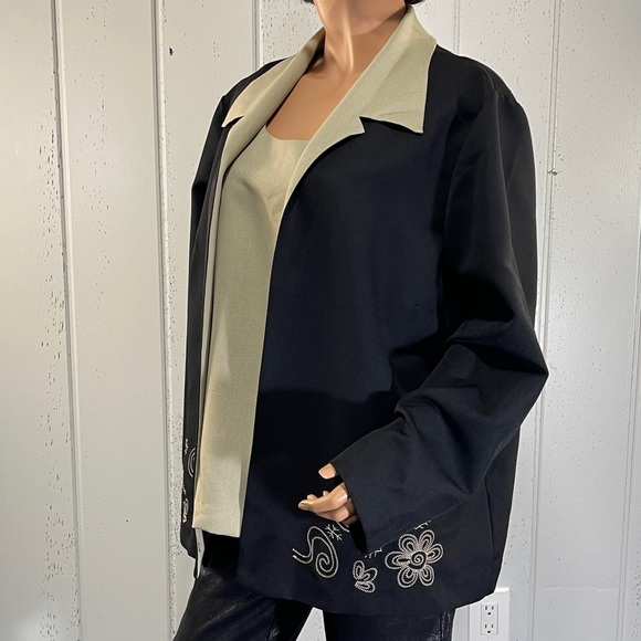 * Kari's Korner Women's Black & Taupe Blazer with Top Sz 22W - Picture 5 of 10